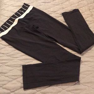Lululemon Reversible Skinny Groove Pants Size 8